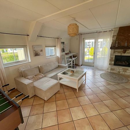 Freistehendes Ferienhaus Am See Naehe Roermond Heel Ngoại thất bức ảnh