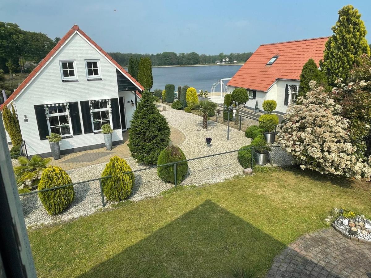 Freistehendes Ferienhaus Am See Naehe Roermond Heel Ngoại thất bức ảnh