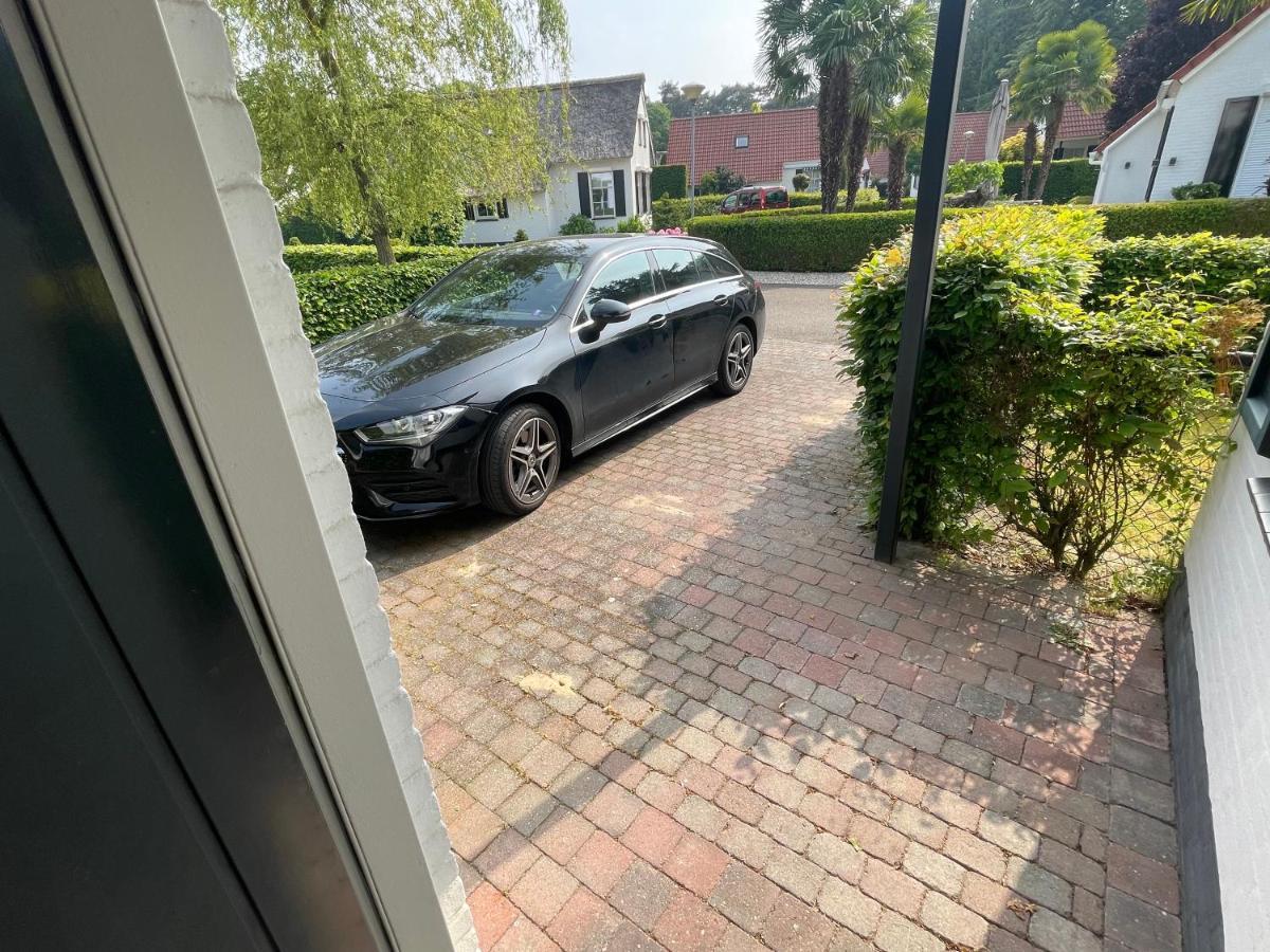 Freistehendes Ferienhaus Am See Naehe Roermond Heel Ngoại thất bức ảnh