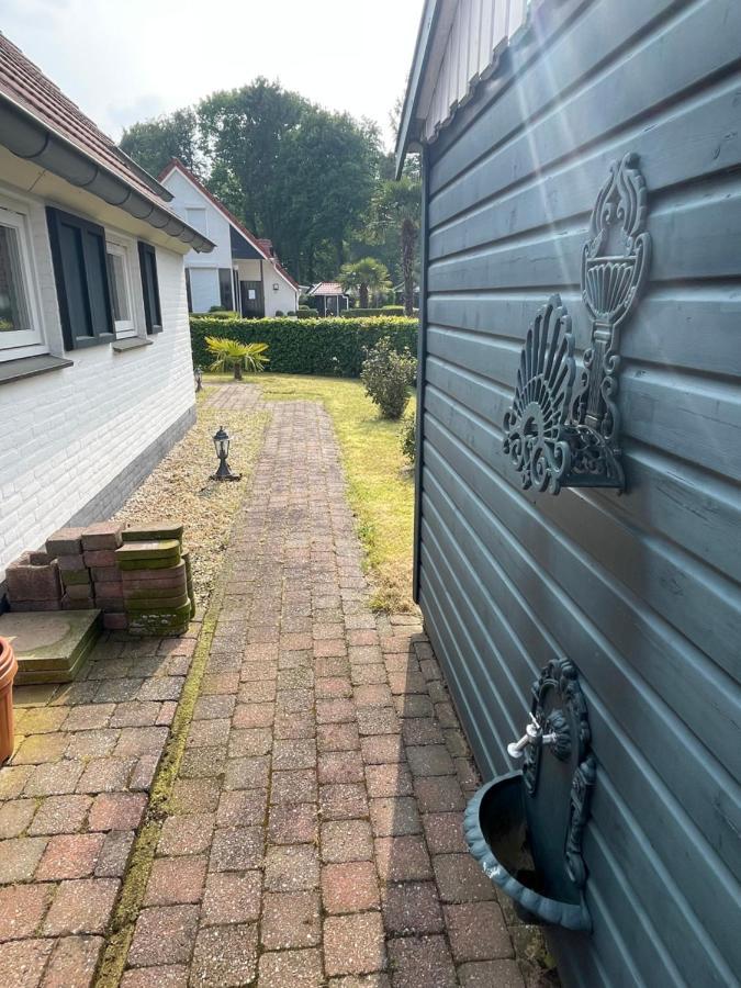 Freistehendes Ferienhaus Am See Naehe Roermond Heel Ngoại thất bức ảnh