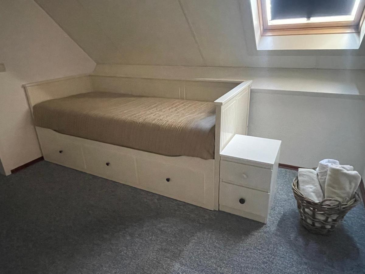 Freistehendes Ferienhaus Am See Naehe Roermond Heel Ngoại thất bức ảnh