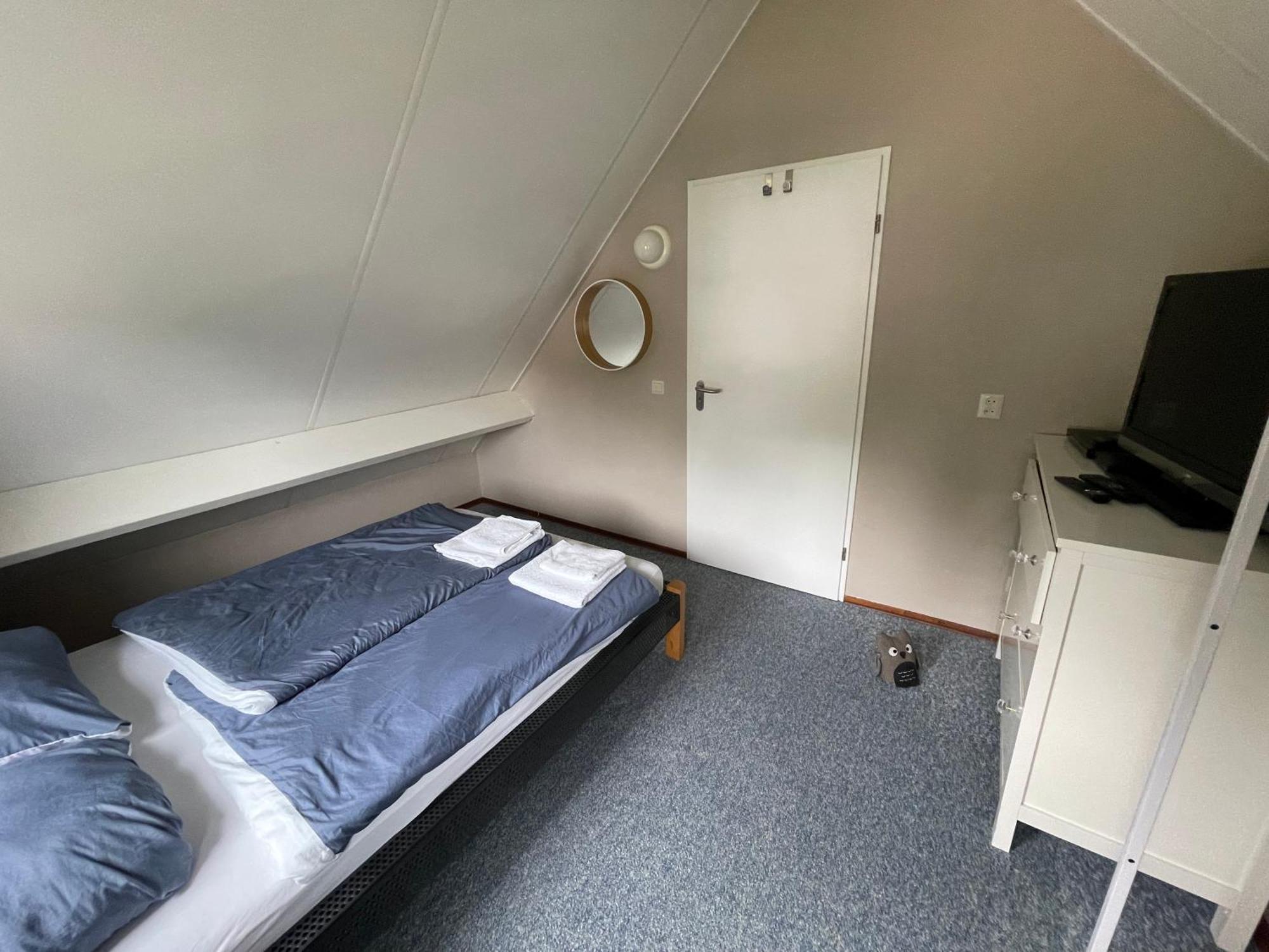 Freistehendes Ferienhaus Am See Naehe Roermond Heel Ngoại thất bức ảnh