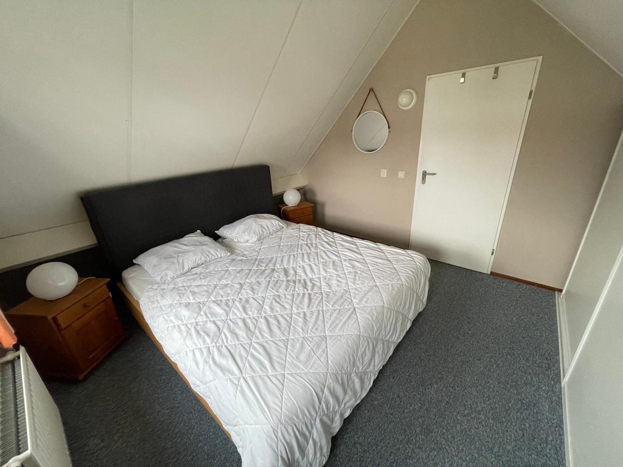 Freistehendes Ferienhaus Am See Naehe Roermond Heel Ngoại thất bức ảnh